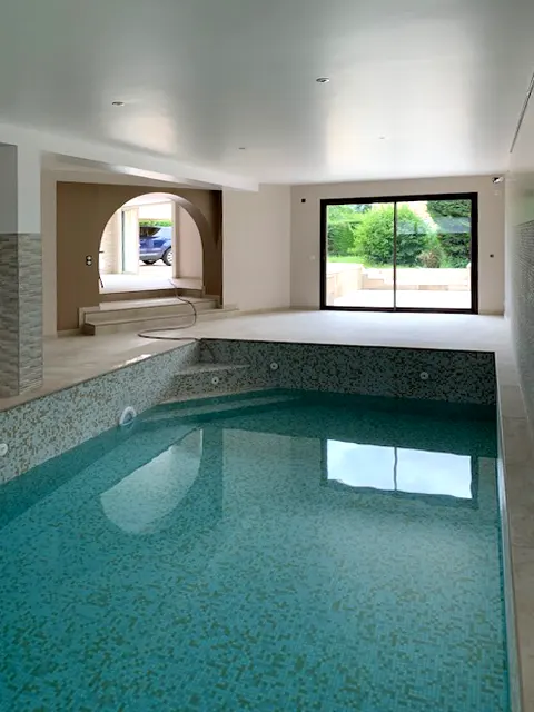 extension avec piscine intérieure à morainvilliers