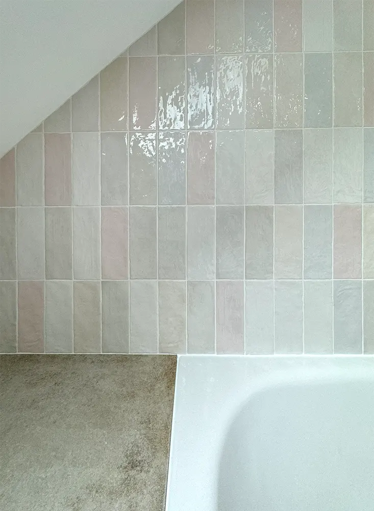 détail rénovation carrelage salle d'eau