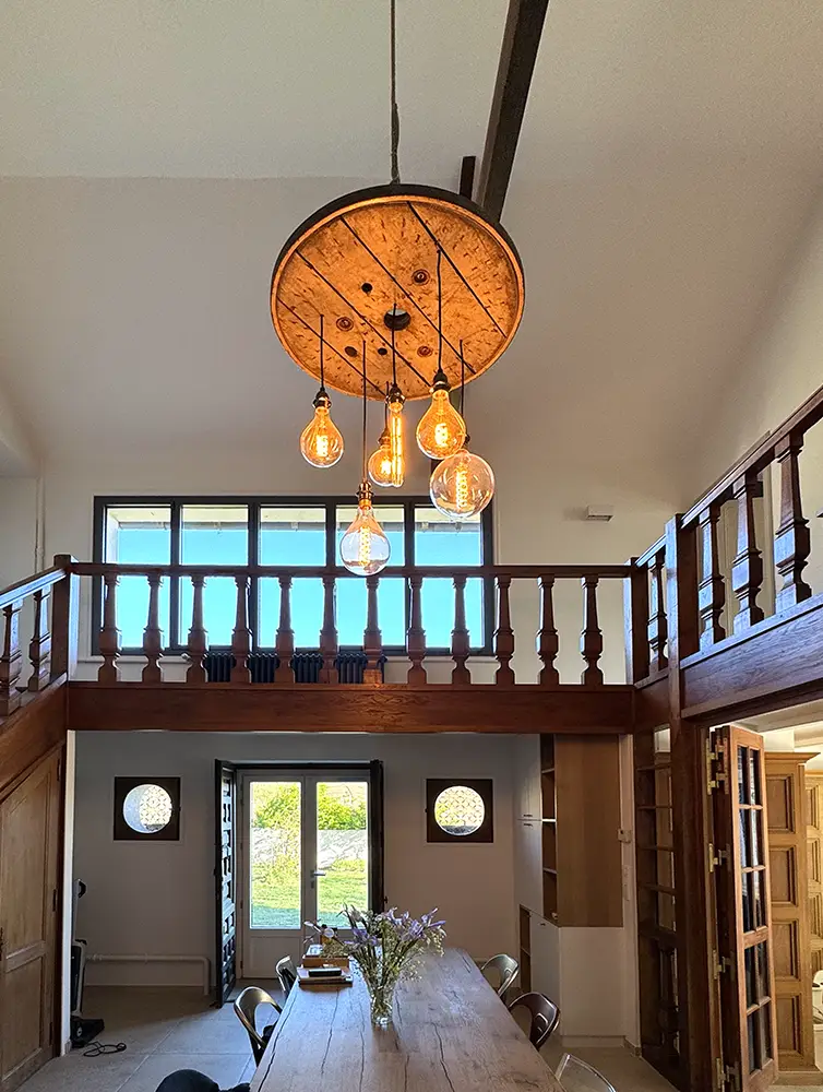 lustre corps de ferme