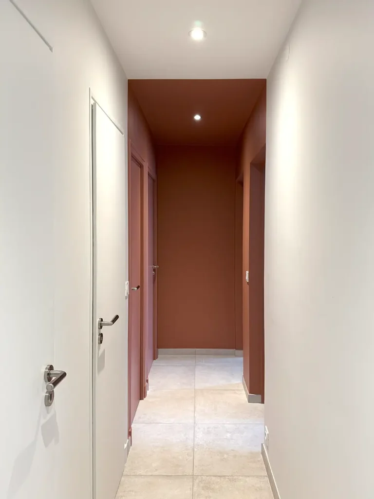 couloir après la rénovation de la maison 1960 à ecquevilly