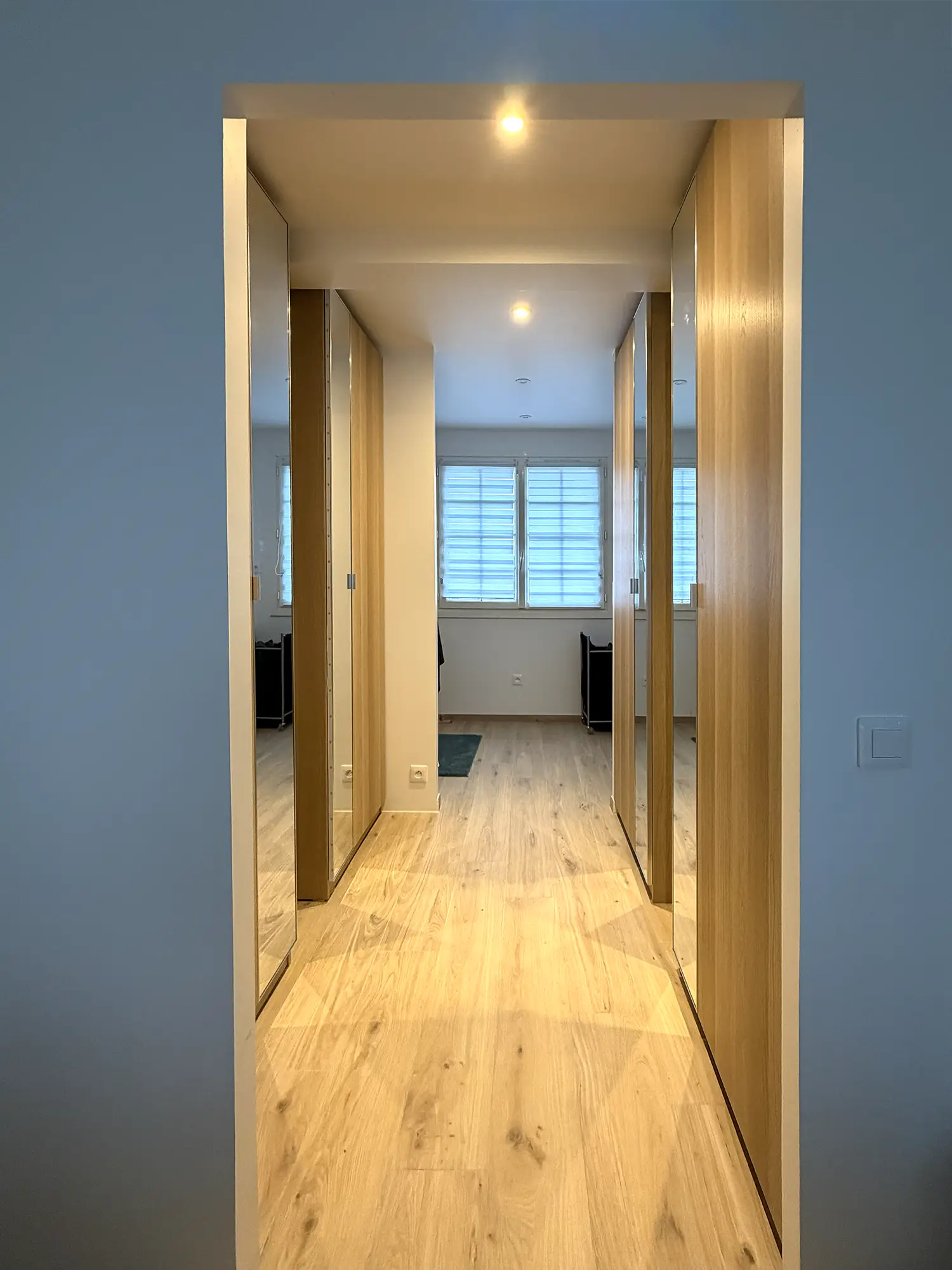 dressing lumineux après restructuration de la maison