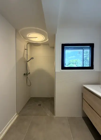 salle de bain après rénovation